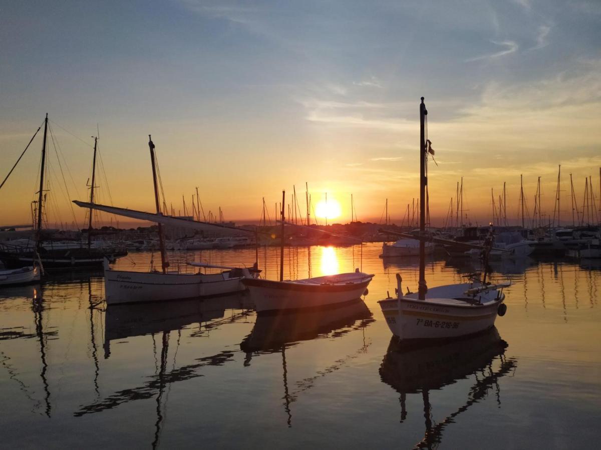 Apartament Catalunya, Centrico Y Con Parking L' Escala Luaran gambar